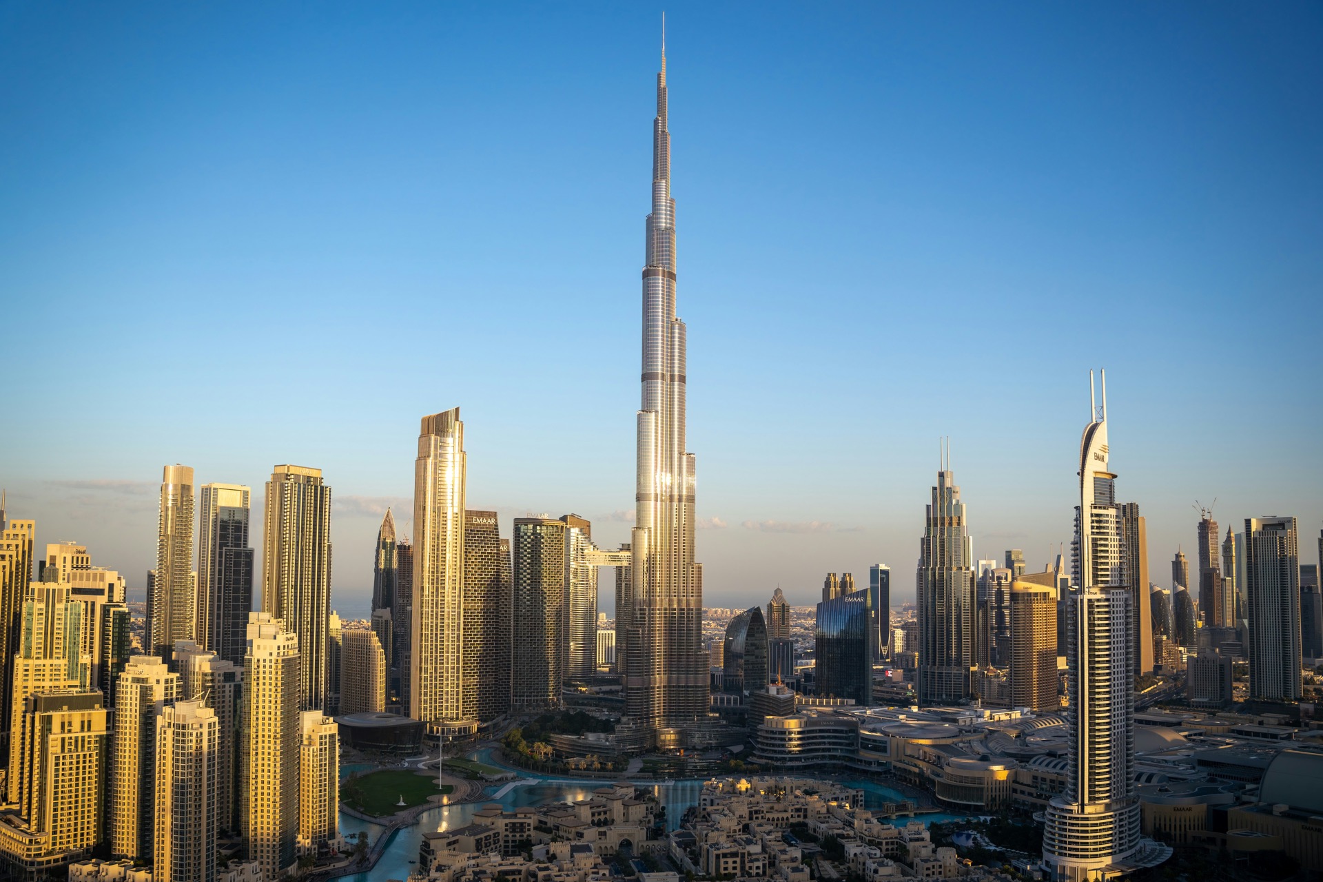Dubai city — work opportunities in UAE